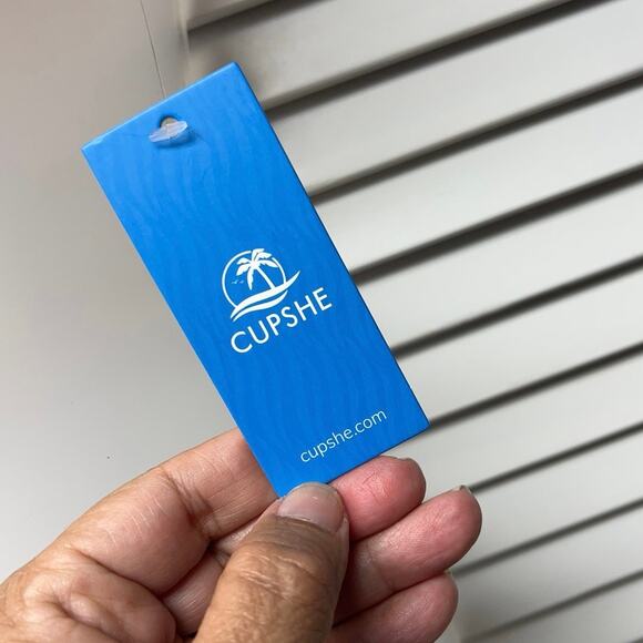 NWT Cupshe Orange Red Bikini Swim Top Gold Pearl Clasp Front Size Small - Picture 4 of 7